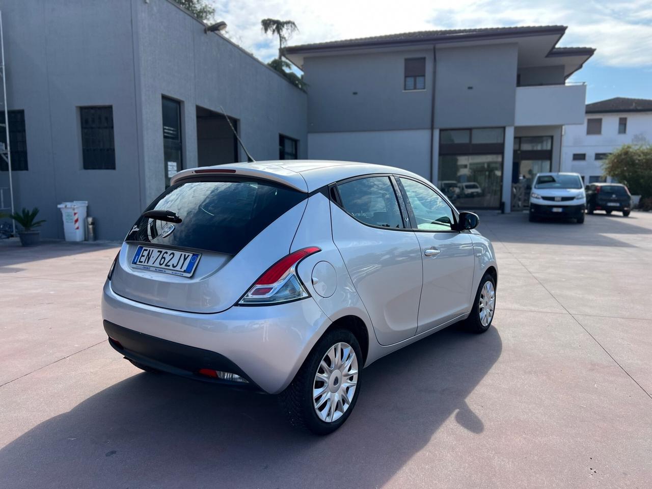 Lancia Ypsilon 1.3 MJT 16V 95 CV 5 porte S&S Silver