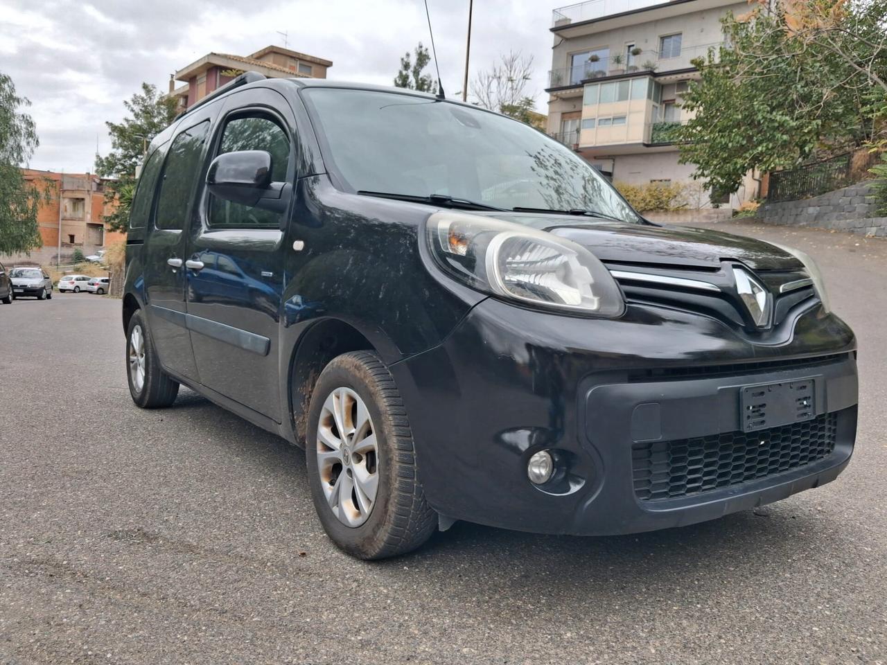 Renault Kangoo Pianale ribassato con rampa disabili in carrozzina