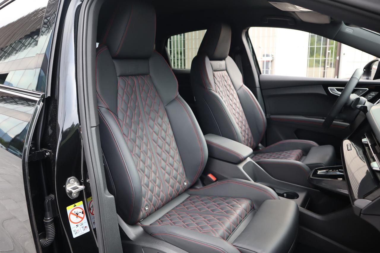 Audi Q4 Etron 50 QUATTRO 300CV S-LINE MATRIX POMPA DI CALORE SONOS