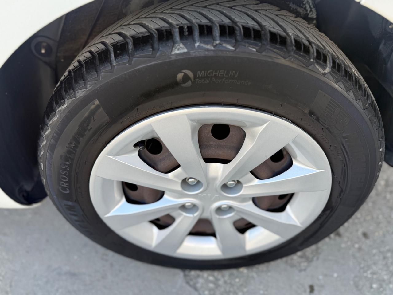 Kia Rio 1.1 CRDi 6 Marce NEOPAT. 2012 UNICO PROP.