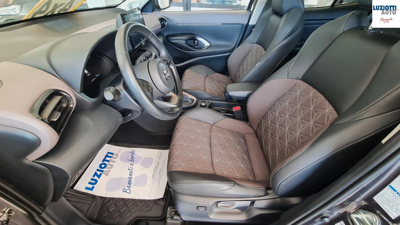 Toyota Yaris Cross 1.5 HYBRID 4WD LOUNGE