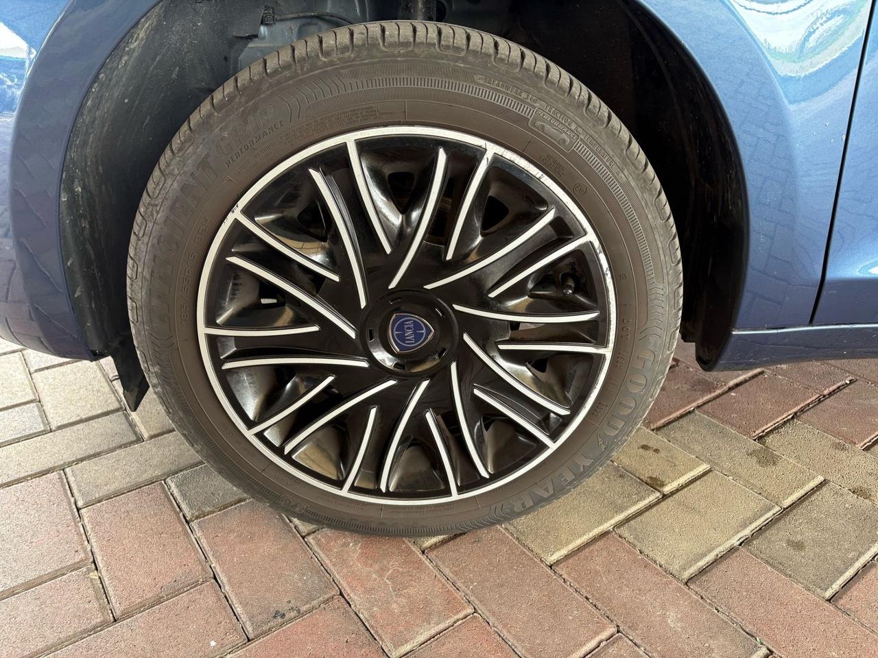 Lancia Ypsilon 1.0 FireFly 5 porte S&S Hybrid Gold Plus