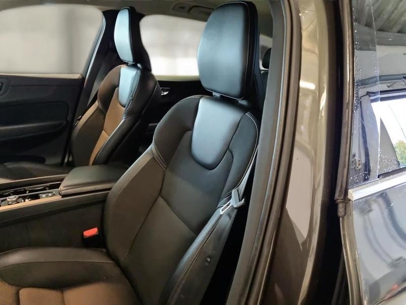 VOLVO XC60 B4 D AWD Geartronic Business Plus