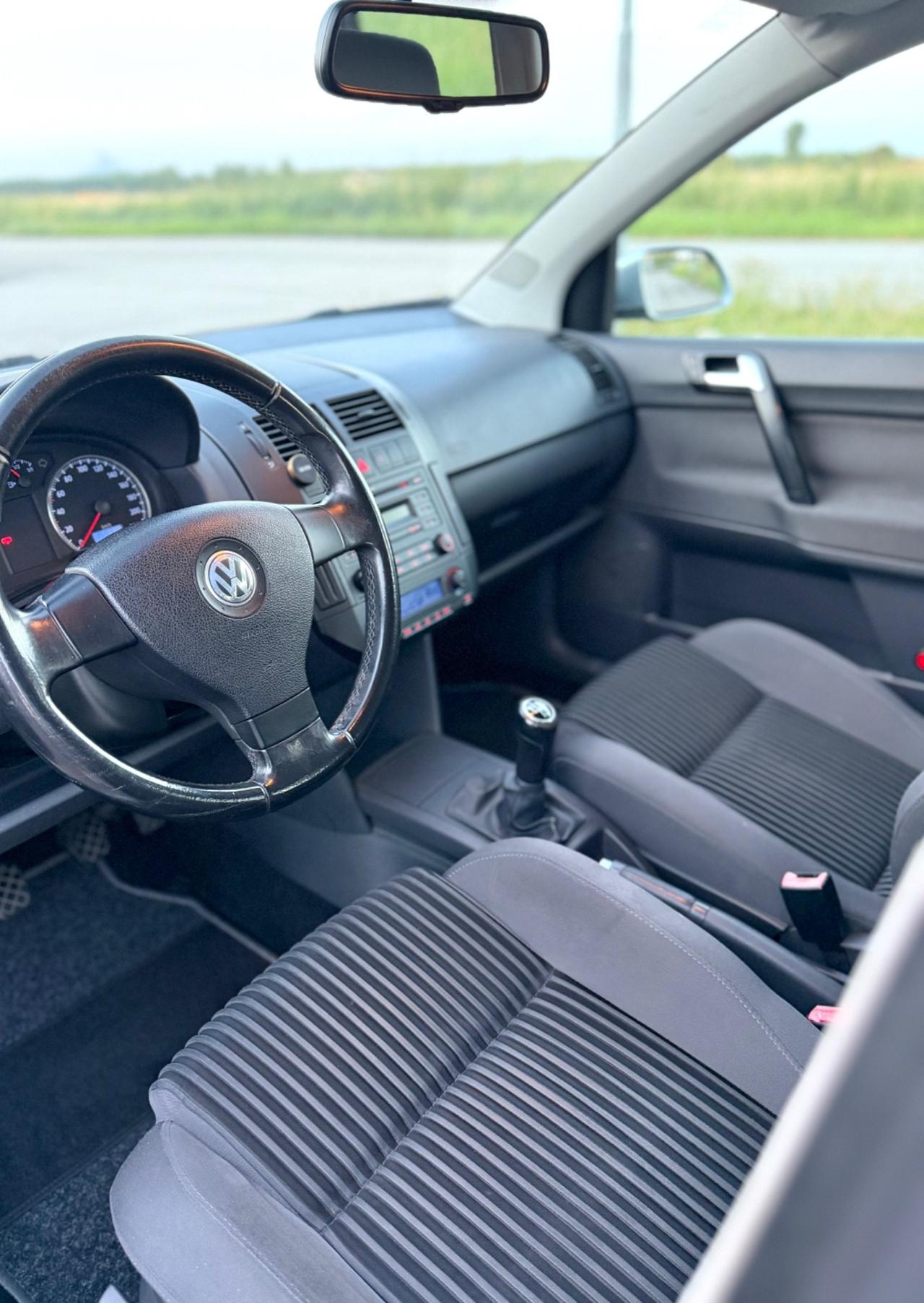 Volkswagen Polo 1.4/80CV TDI 5p. Sportline