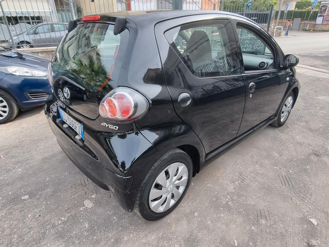 Toyota Aygo 1.0 12V VVT-i 5 porte Lounge Connect