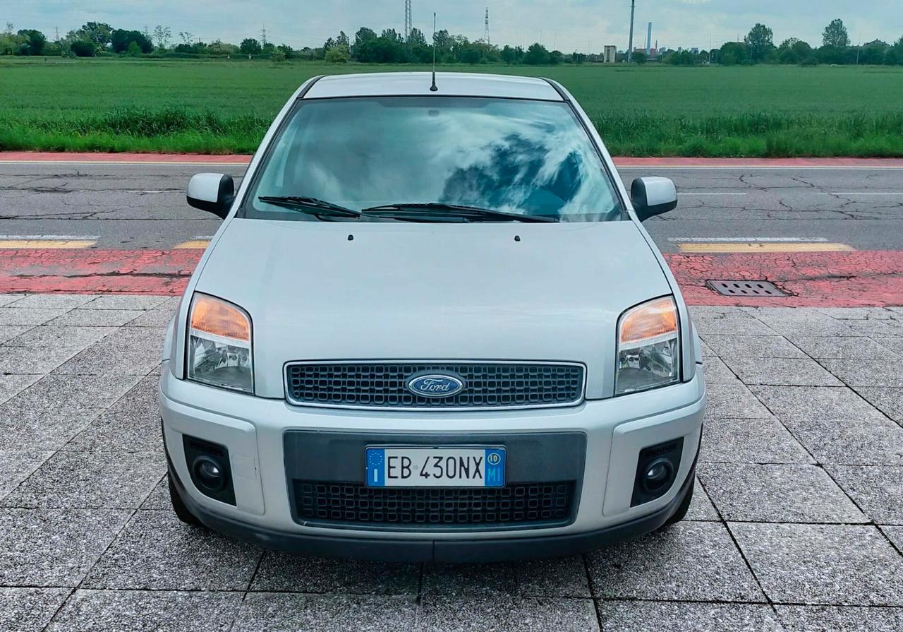Ford Fusion FORD FUSION 1.4 16V 5p. Bz.- GPL TITANIUM
