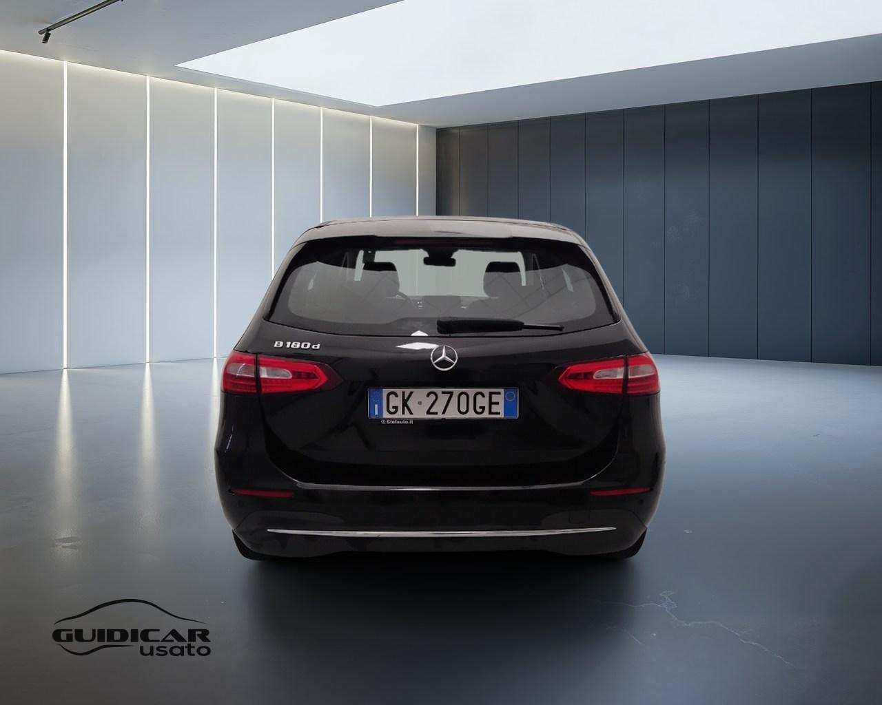 Mercedes-Benz Classe B - W247 2018 - B 180 d Sport auto