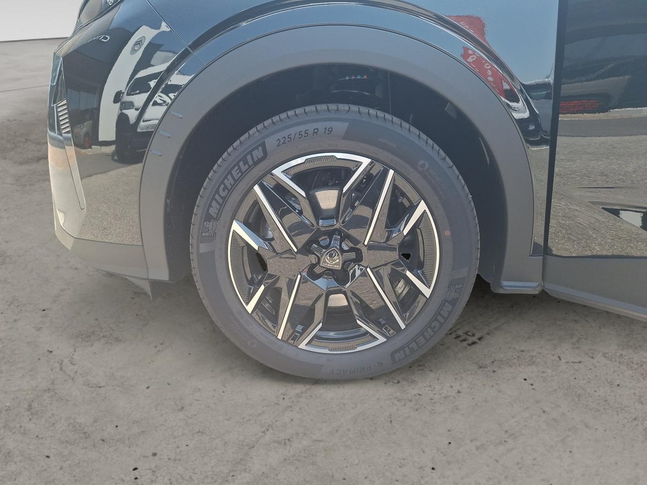 PEUGEOT Nuovo 5008 Hybrid 145 e-DCS6 ALLURE