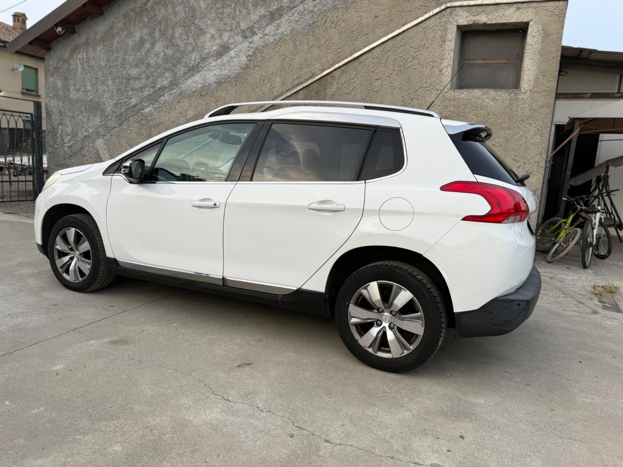 Peugeot 2008 BlueHDi 100 S&S Allure