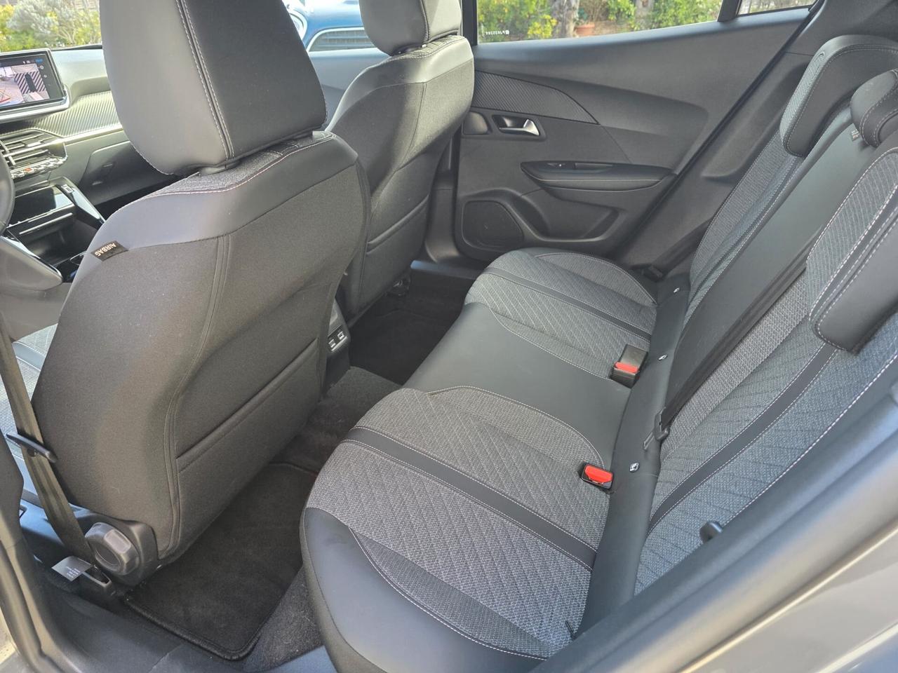 Peugeot 2008 PureTech 130 S&S EAT8 Allure