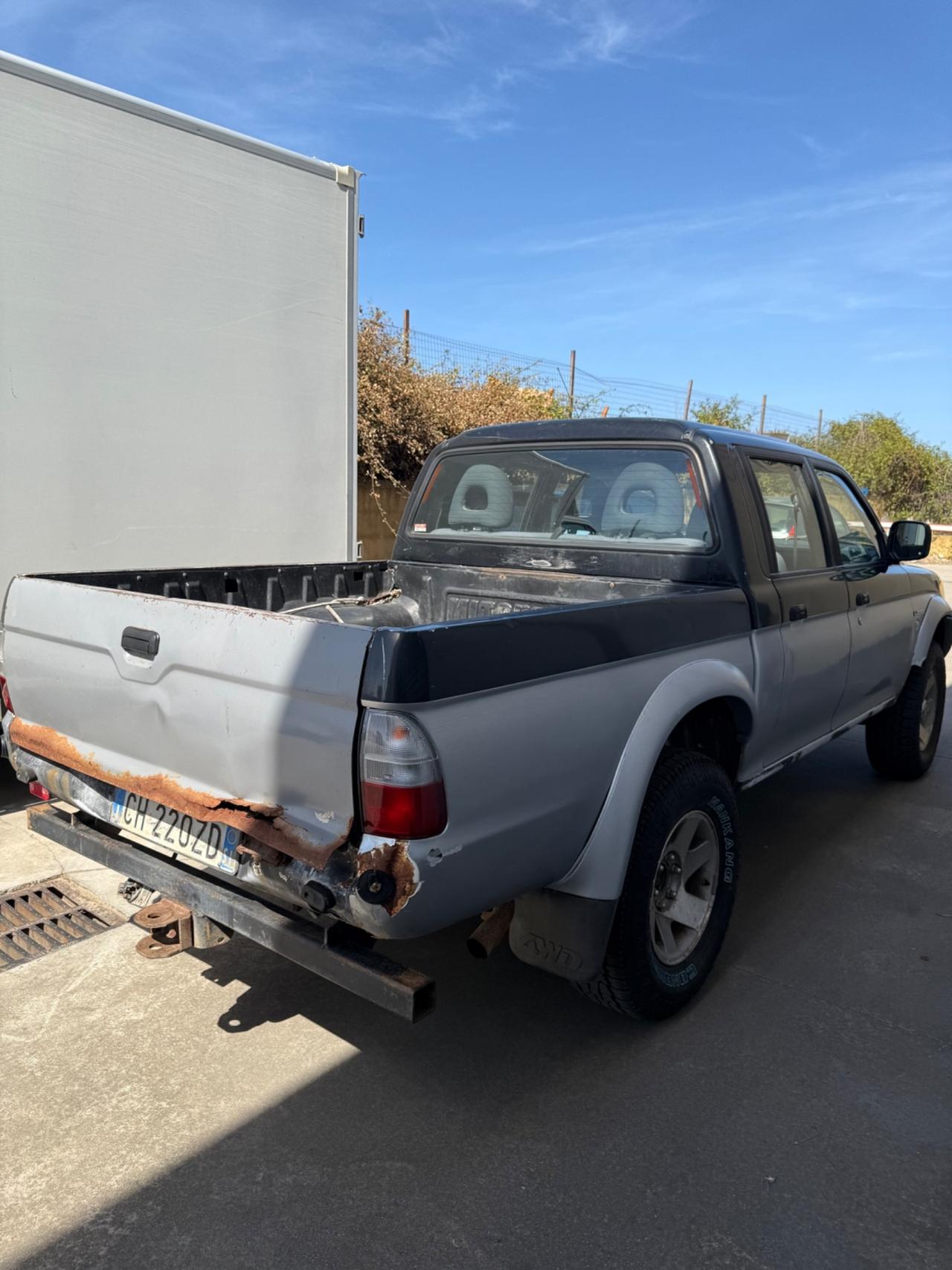 Mitsubishi L200 2.5 TDI 4WD Club Cab Pick-up GLS