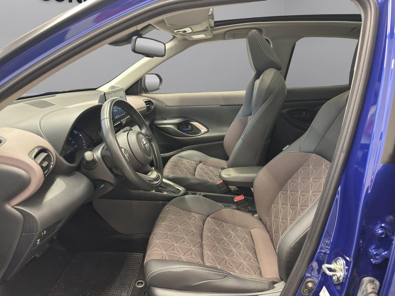 Toyota Yaris Cross 1.5h Lounge fwd 116cv e-cvt