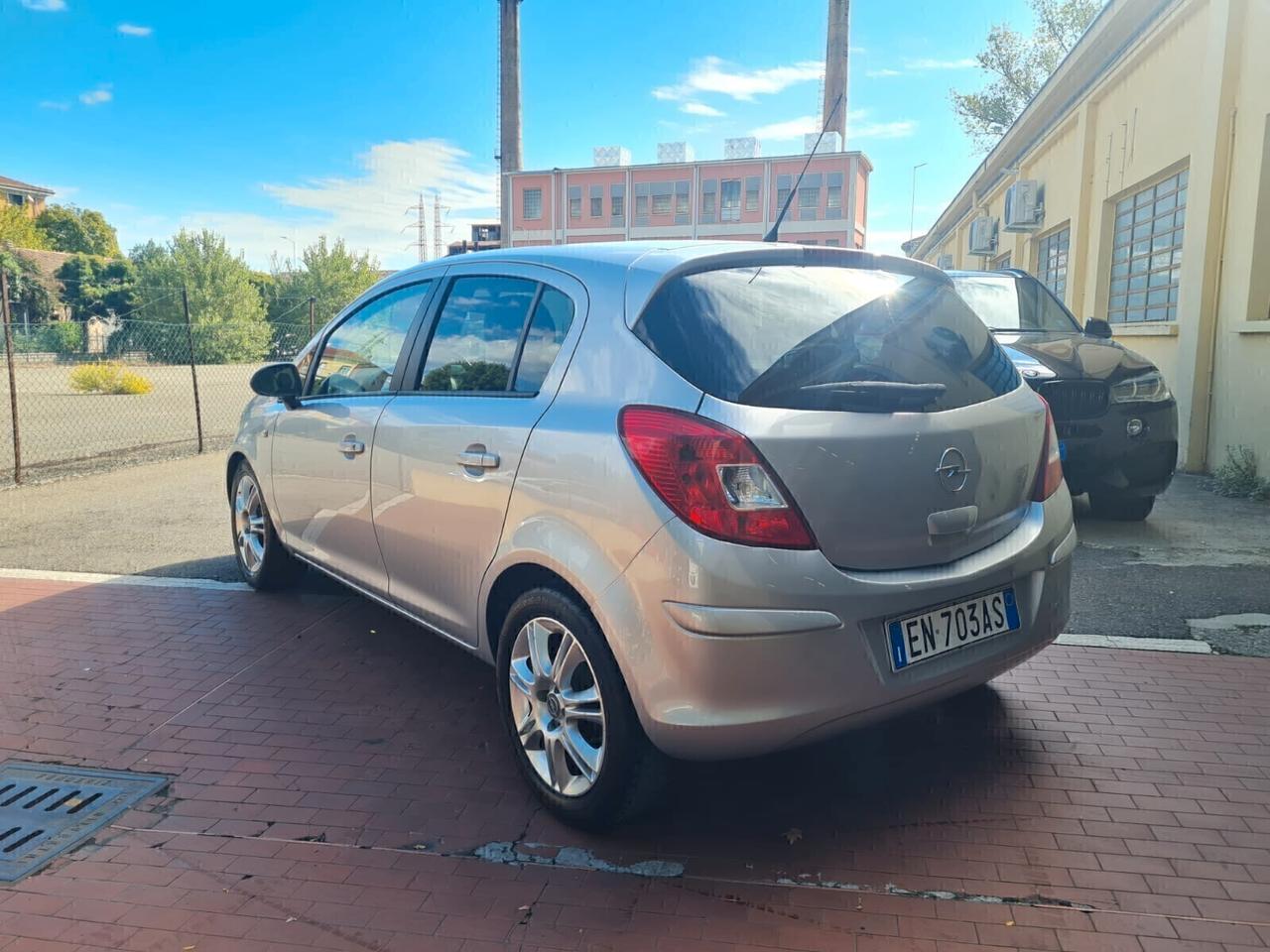 Opel Corsa 1.2 Benz/Gpl Anno 2012 85cv