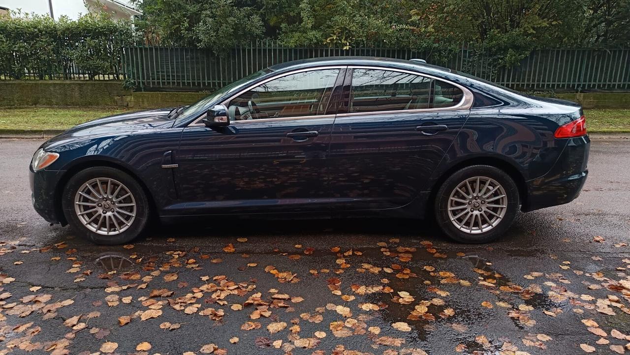 Jaguar XF 2.7D V6 Premium Luxury