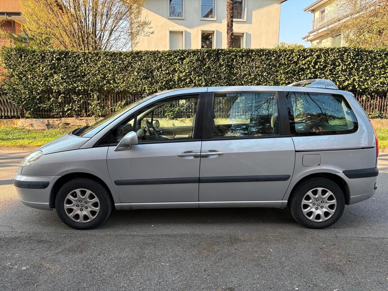 Peugeot 807 2.0 16V SR