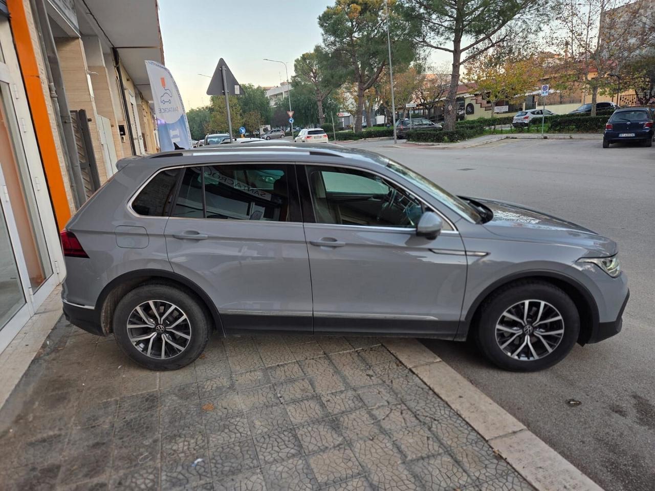VOLKSWAGEN TIGUAN 2.0 TDI SCR LIFE 122CV ANNO 2022