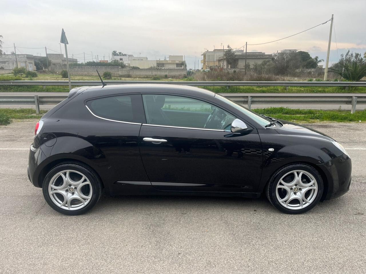 Alfa Romeo MiTo 1.6 JTDDistinctive Sport Pack Unipro 2009