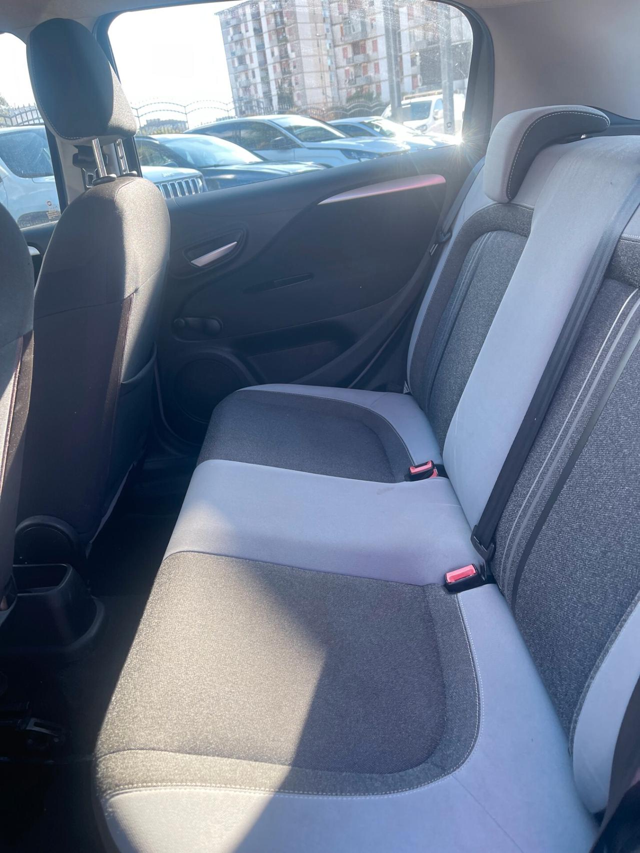 Fiat Punto 1.3 MJT II 75 CV 5 porte Virgin Radio