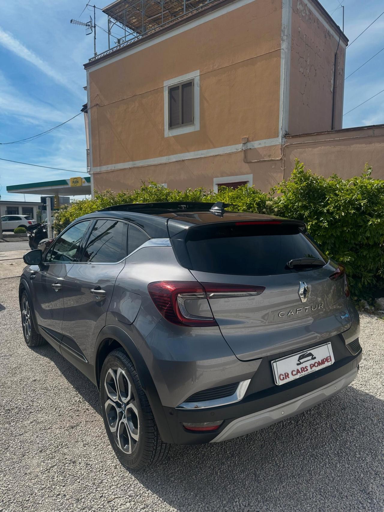 Renault Captur Plug-in Hybrid E-Tech 160 CV Initiale Paris