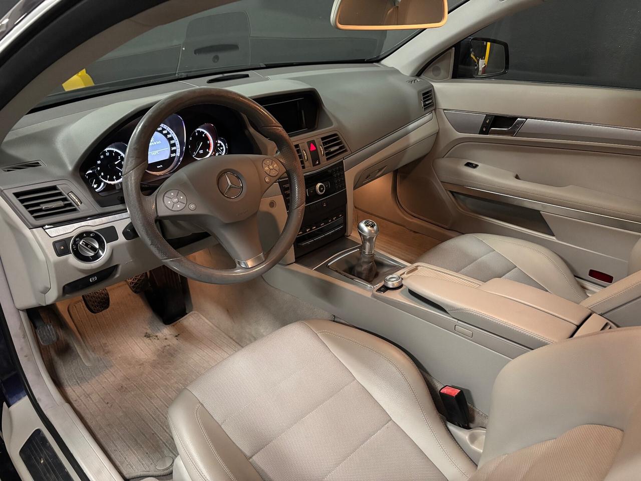 Mercedes-benz E 220 E 220 CDI Coupé Premium