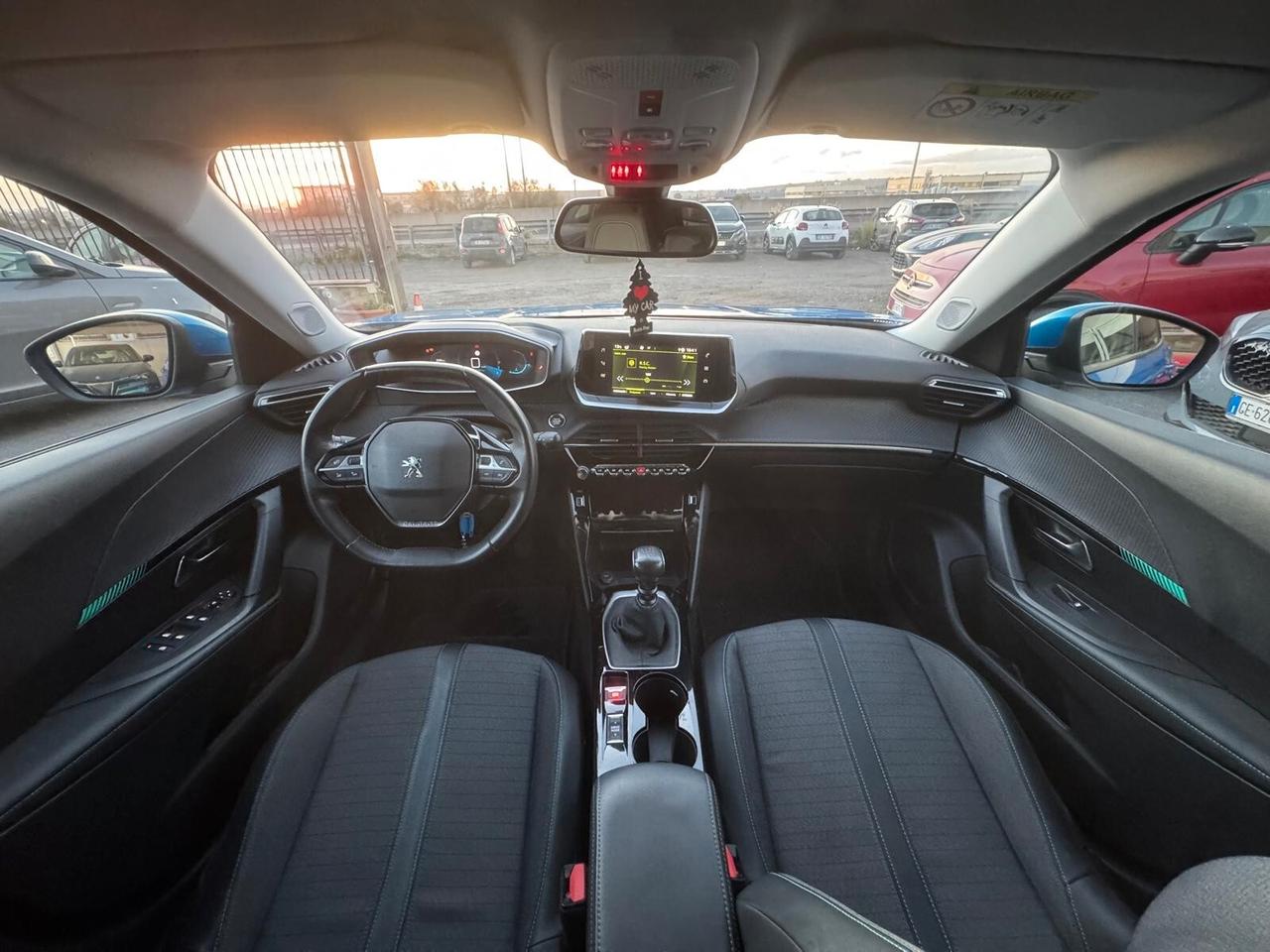 Peugeot 2008 PureTech 130 S&S Allure Pack