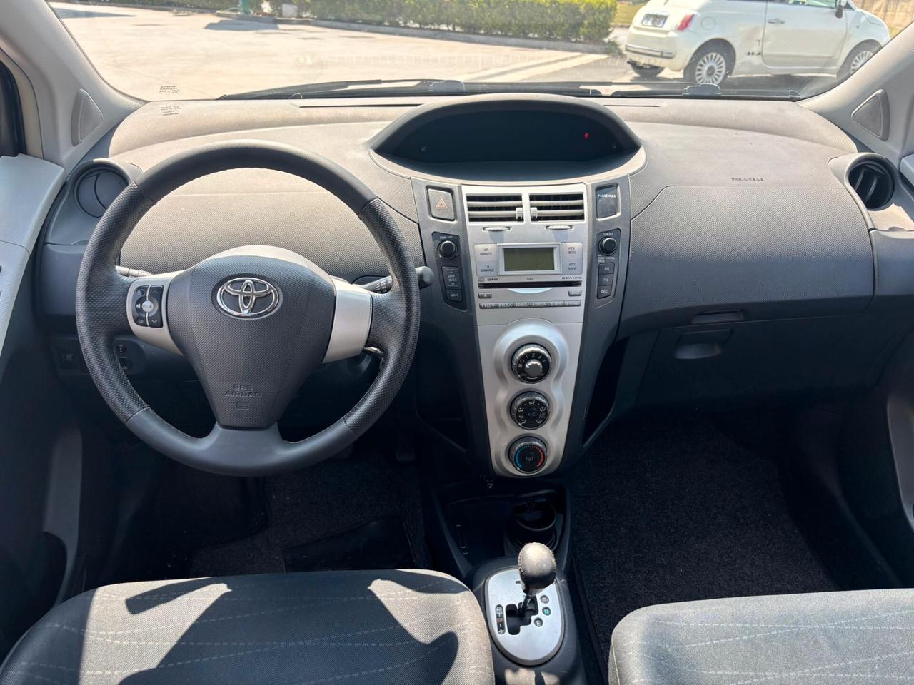 Toyota Yaris CAMBIO AUTOMATICO