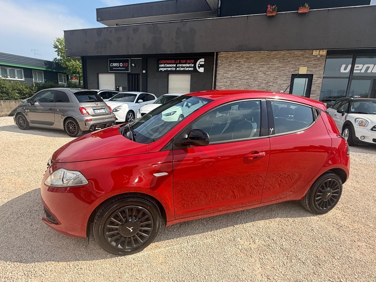 Lancia Ypsilon 1.2 69 CV 5 porte Elefantino