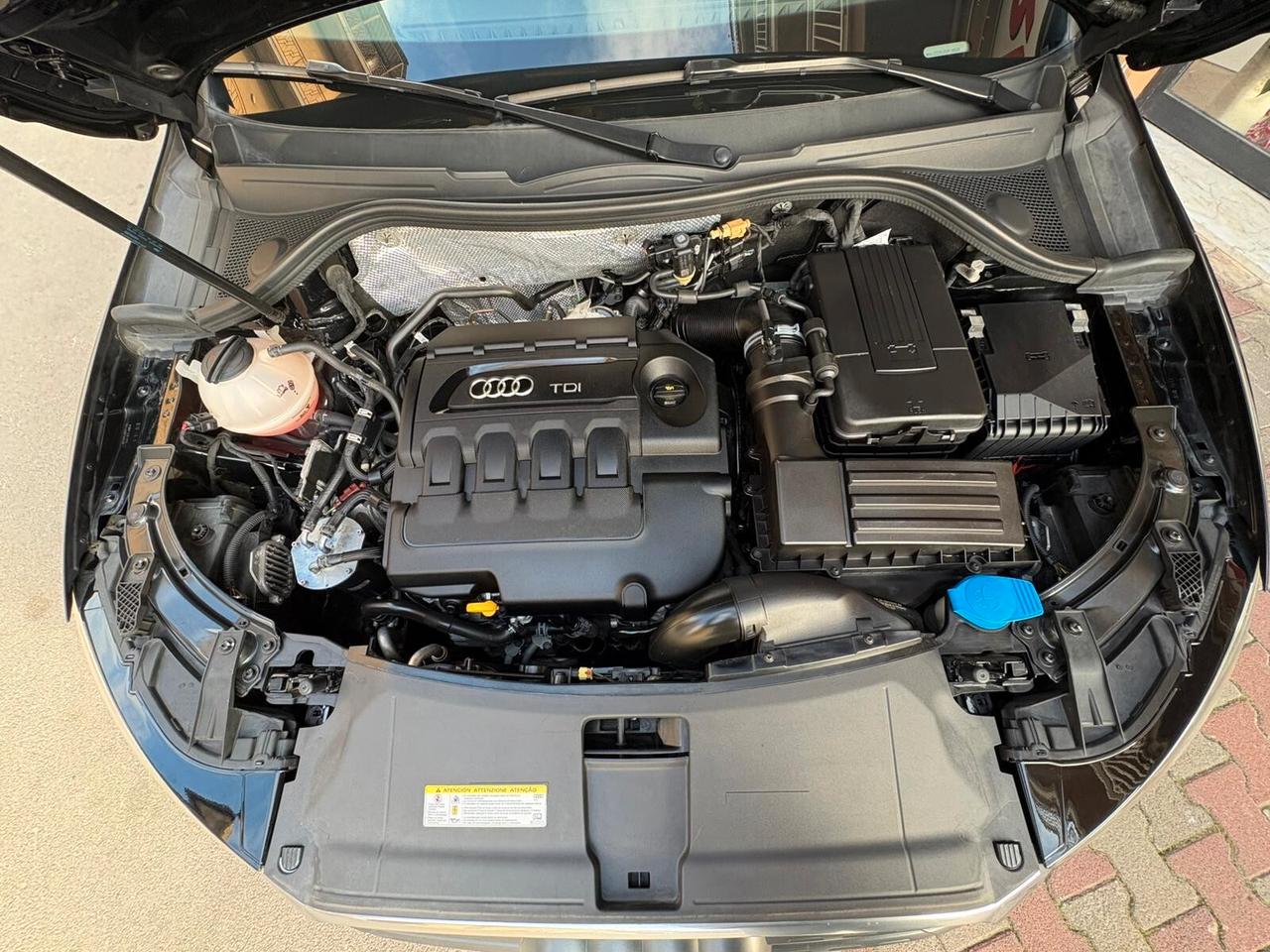 Audi Q3 2.0 TDI 120 CV S-LINE