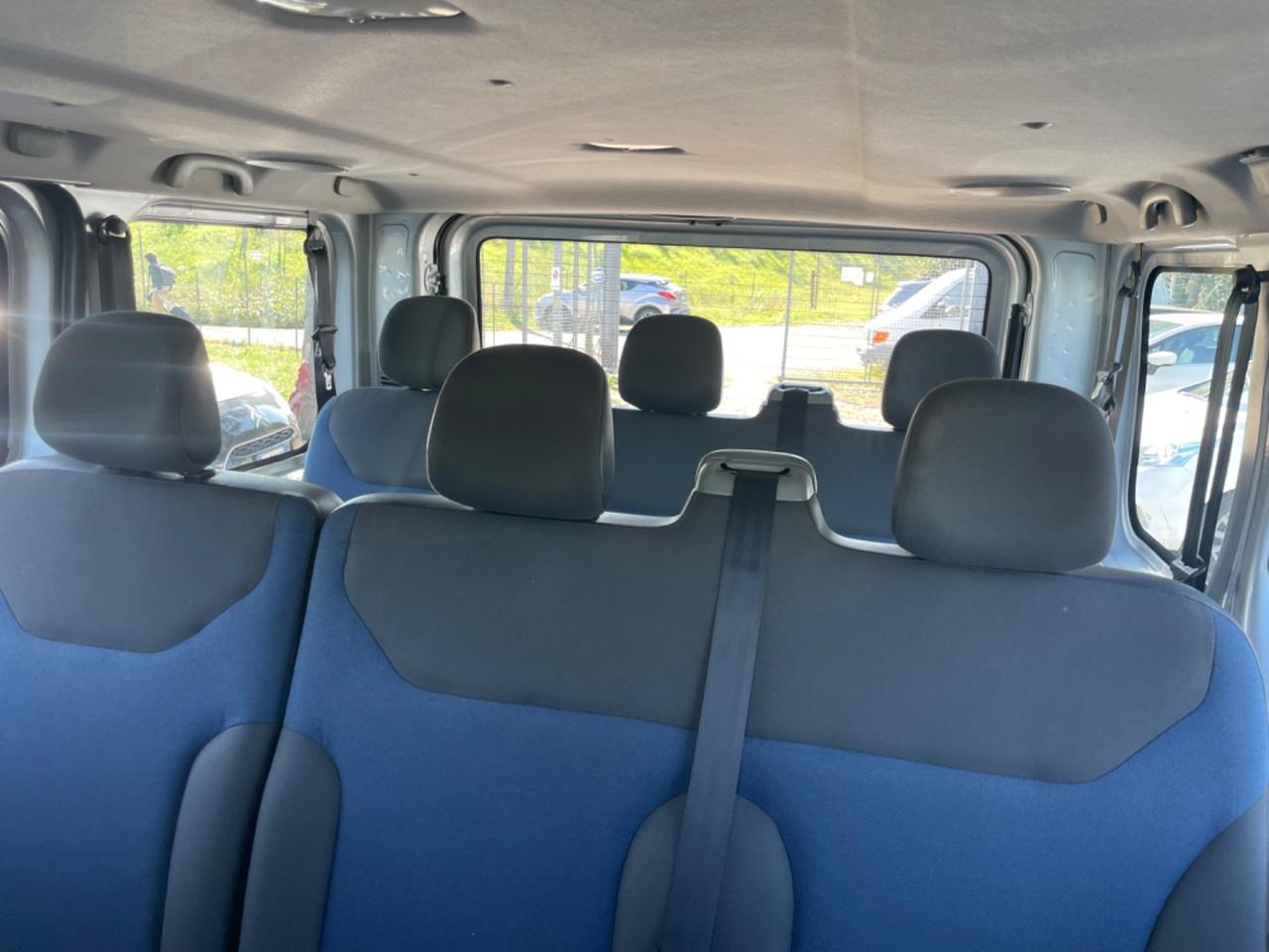 Renault Trafic T27 2.0 dCi/115 PC-TN Passenger Limousine DPF