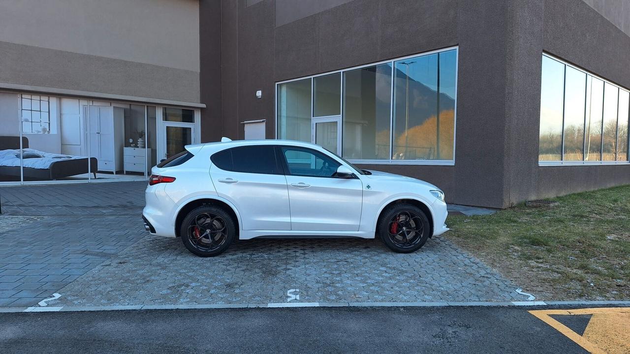 Alfa Romeo Stelvio Quadrifoglio IVA ESPOSTA tagliandi certificati