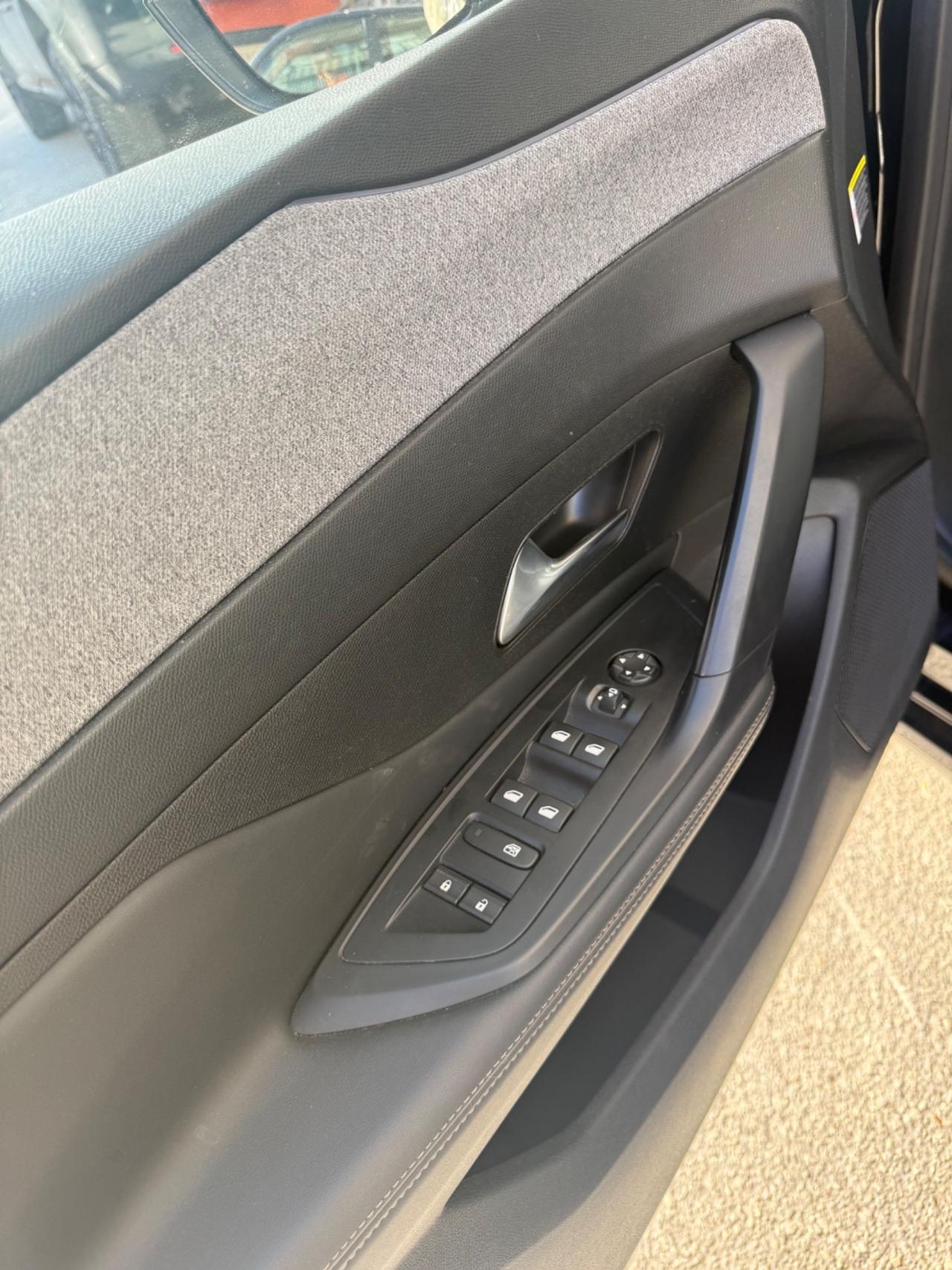 Peugeot 308 BlueHDi 130 S&S EAT8 GT