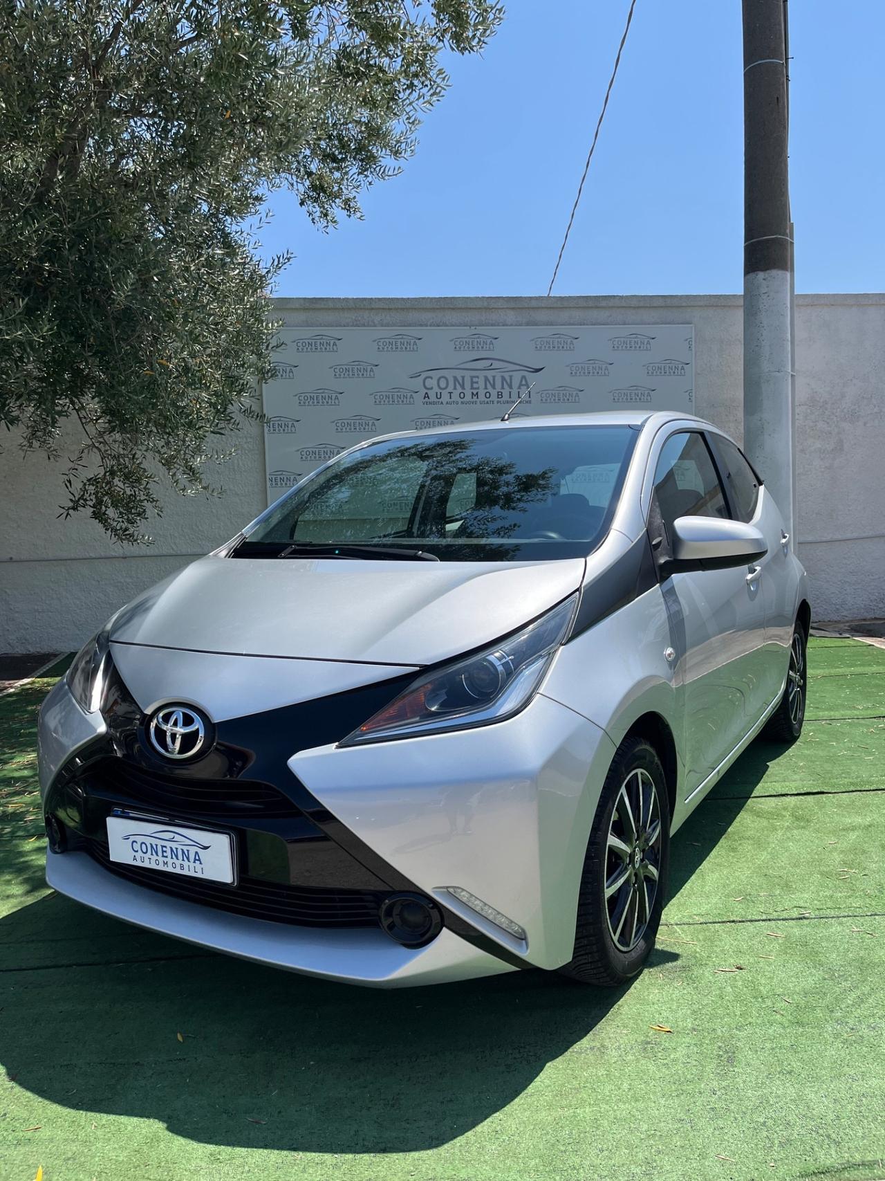 Toyota Aygo 1.0 VVT-i 69 CV 5 porte x-play TSS