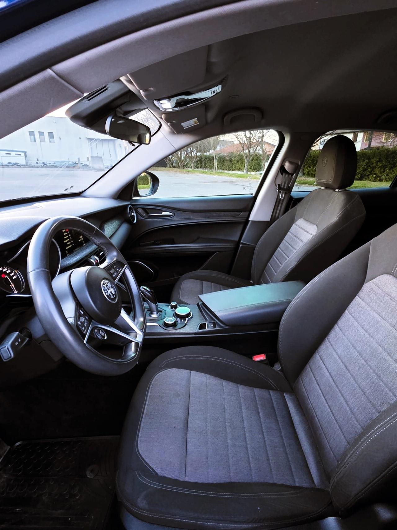 Alfa Romeo Stelvio 2.2 Turbo Diesel 160CV Super AT8 RWD