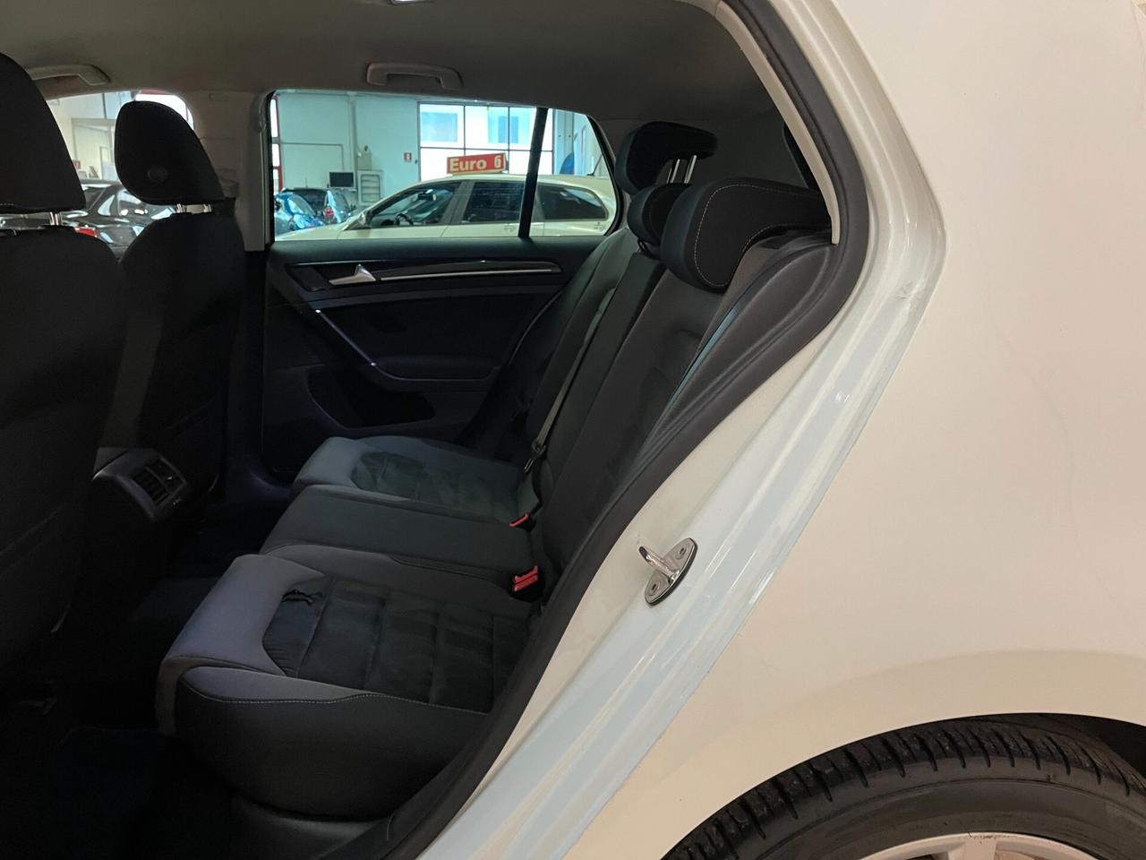 Volkswagen Golf 5p. HighLine 1.6 TDI 115cv-Ok Neopaten-LEGGI SOTTO