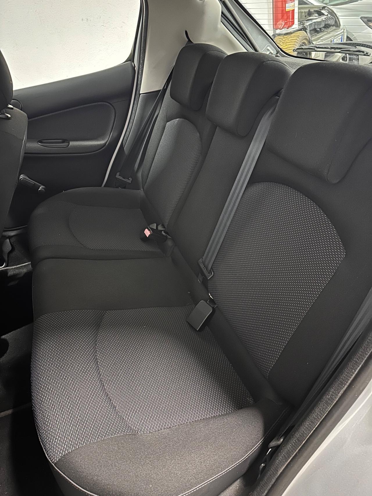 Peugeot 206 plus 1.1 2011