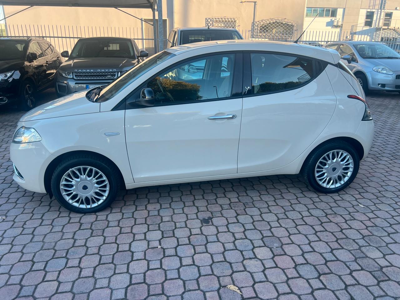 Lancia Ypsilon 1.2 69 CV 5 porte Gold