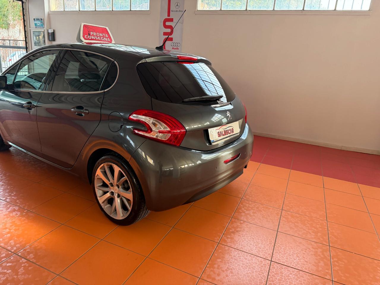Peugeot 208 1.6 e-HDi 115 CV Stop&Start 5 porte Allure