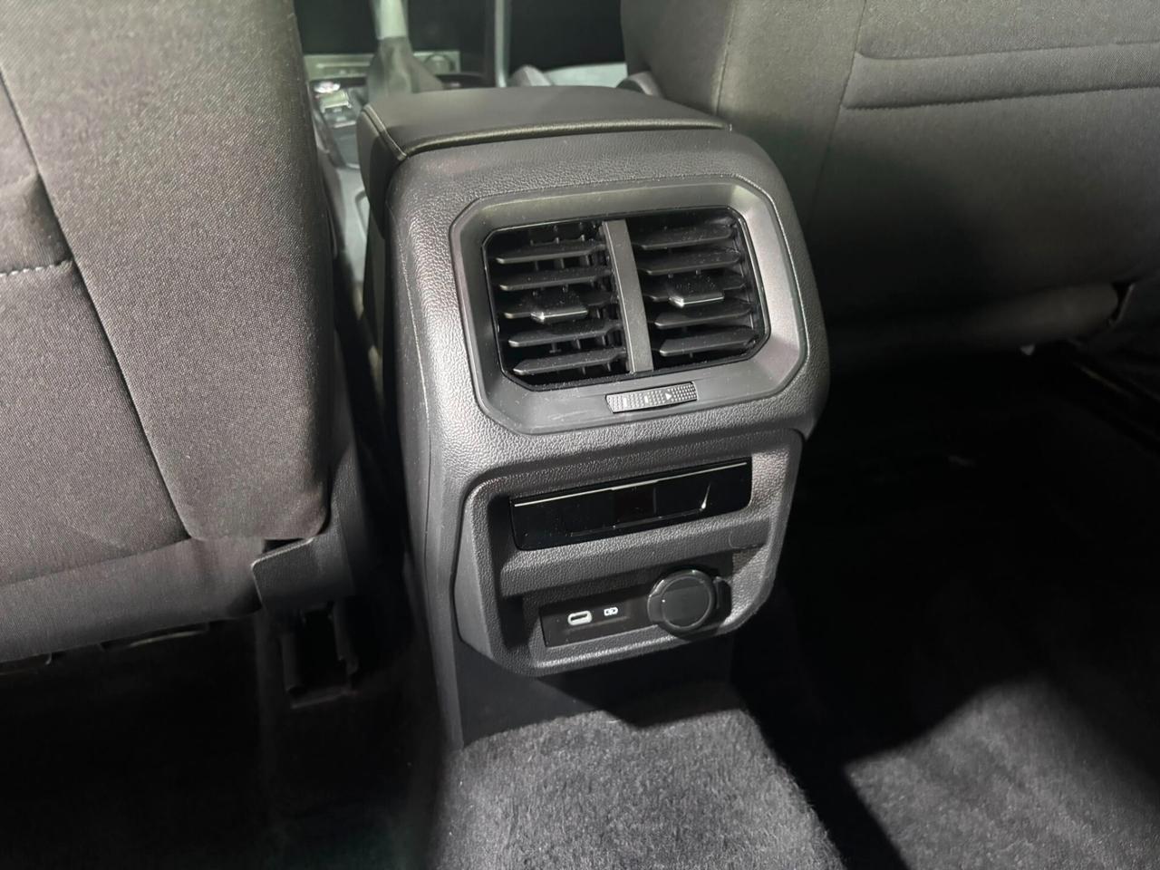 Volkswagen Tiguan 2.0 TDI 150 CV SCR DSG Elegance