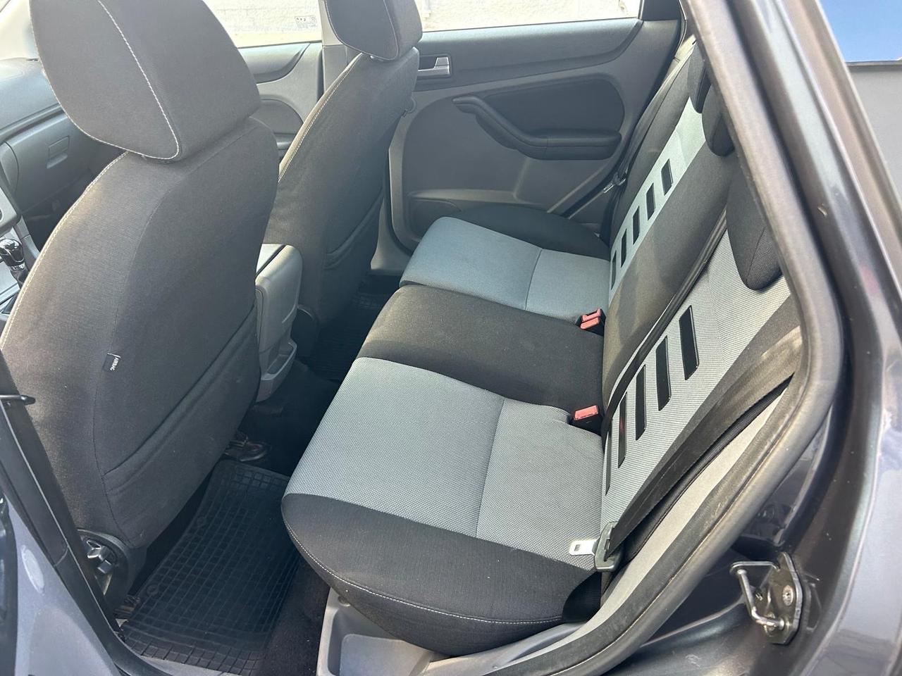 Ford Focus SW 1.6 TDCi 110Cv GANCIO TRAINO-2010