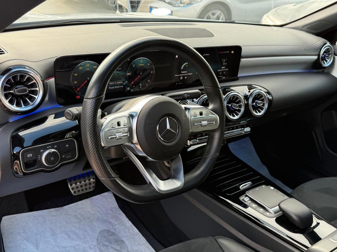 Mercedes-benz CLA 200 D 150 cv. Automatic NIGHT EDITION (Full optional)