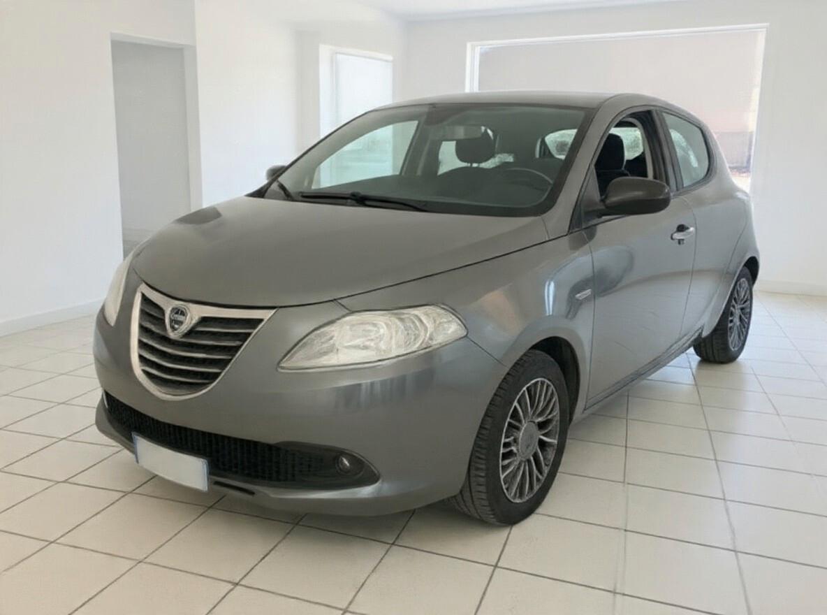 Lancia Ypsilon 1.2 69 CV 5 porte S&S Gold TAGLIANDATA