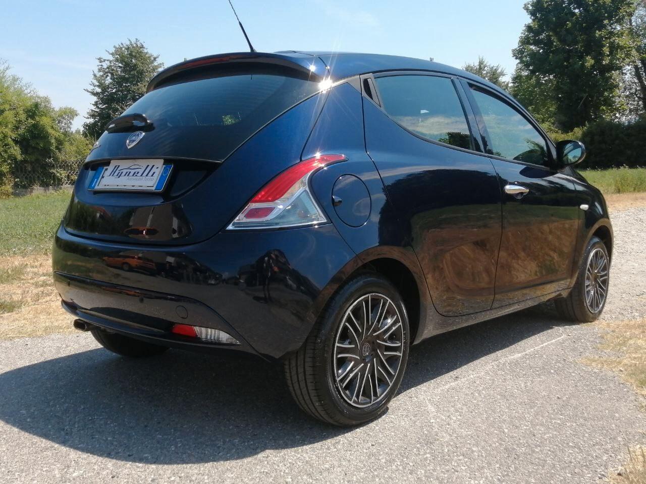Lancia Ypsilon 1.2 69 CV 5 porte Gold