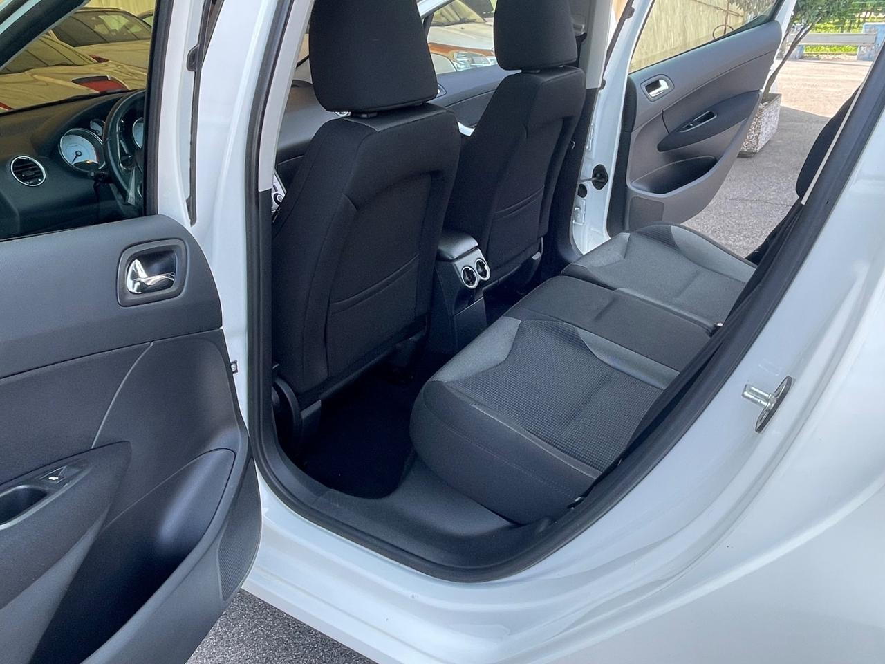 Peugeot 308 1.6 HDi 110CV 5p. Tecno