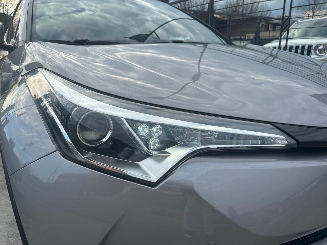 Toyota C-HR 1.8 Hybrid E-CVT Business