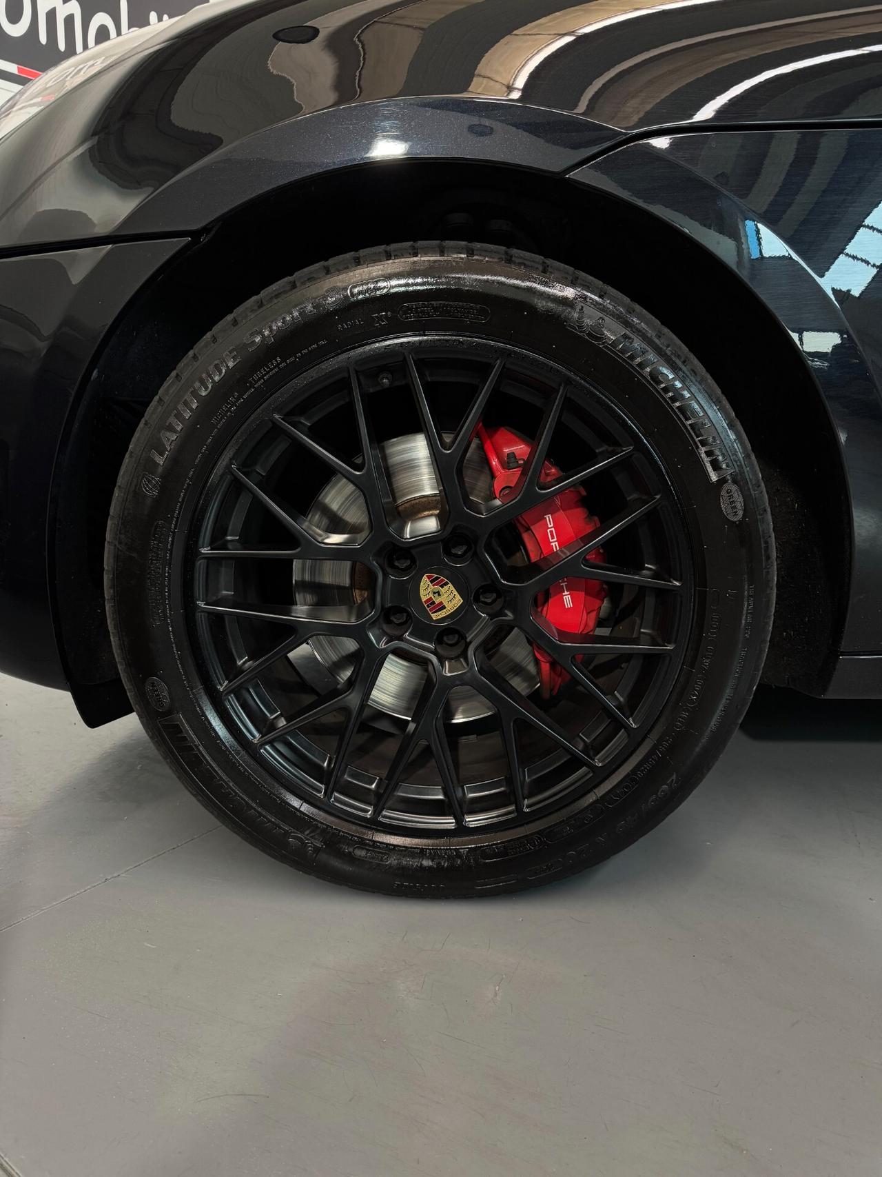Porsche Macan GTS 3.0cc 360cv CarPlay Tetto apribile Finanziabile