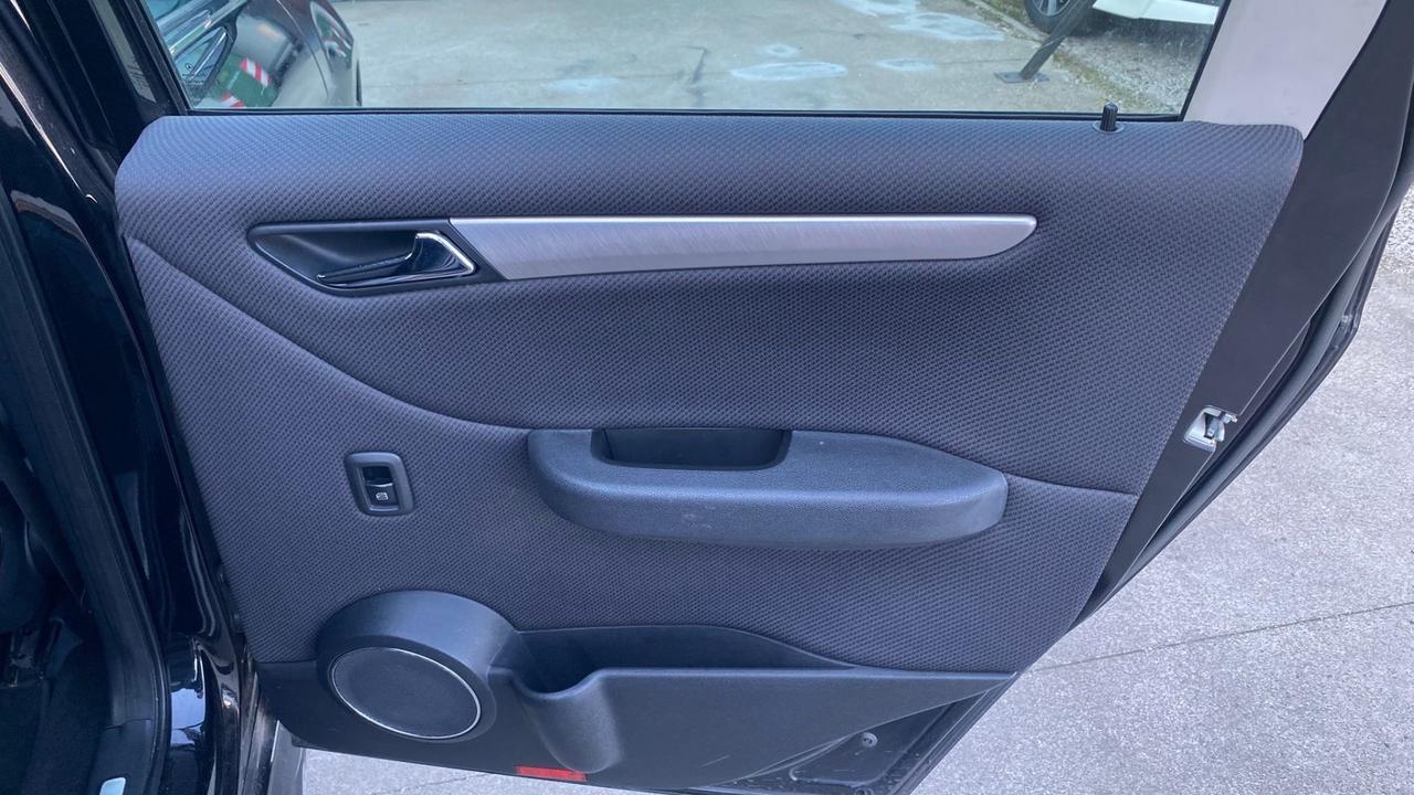 Mercedes-benz B 180 CDI BlueEFFICIENCY Premium