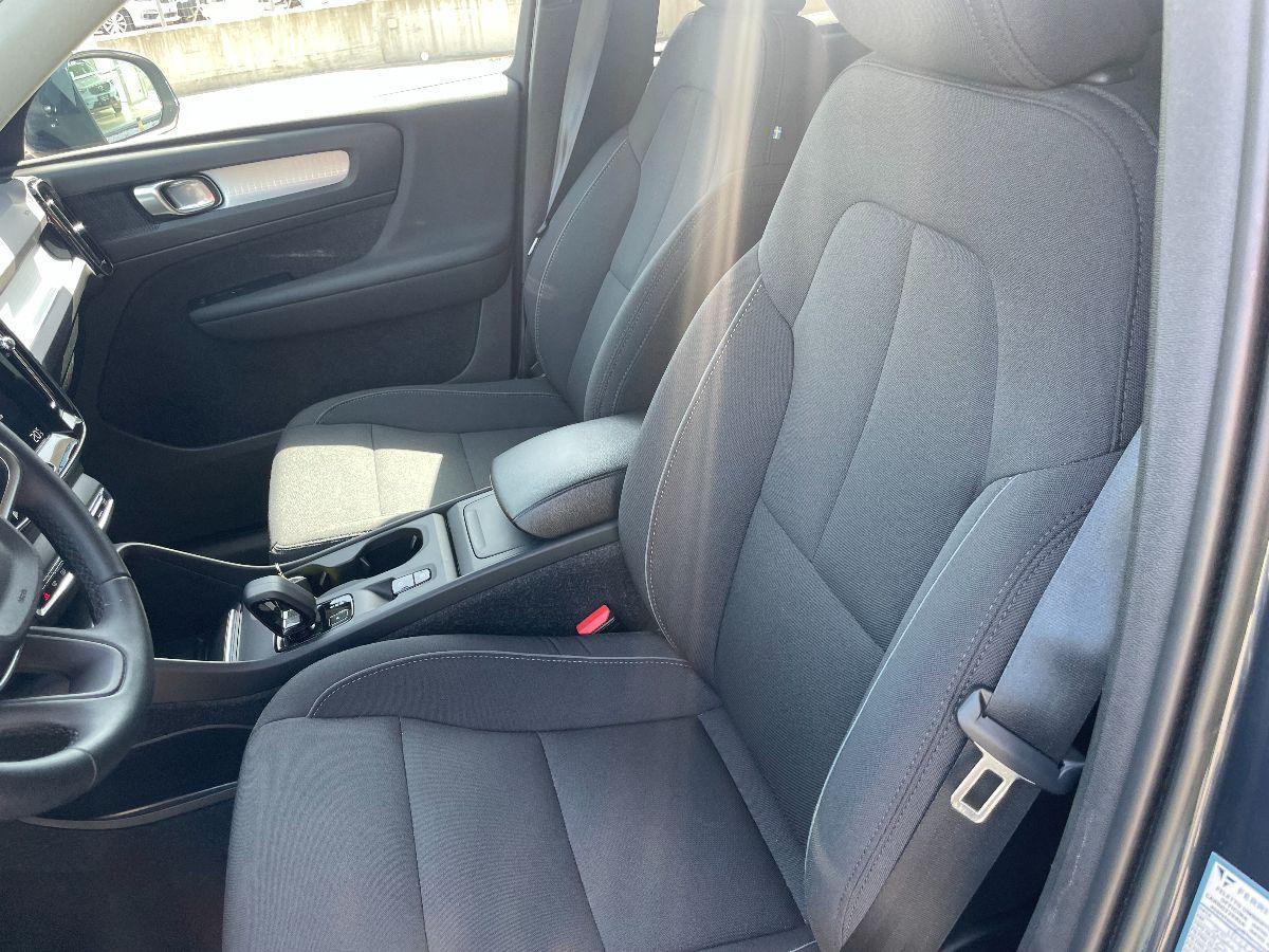 Volvo XC40 1.5 t2 Momentum Pro auto AUTOCARRO N1