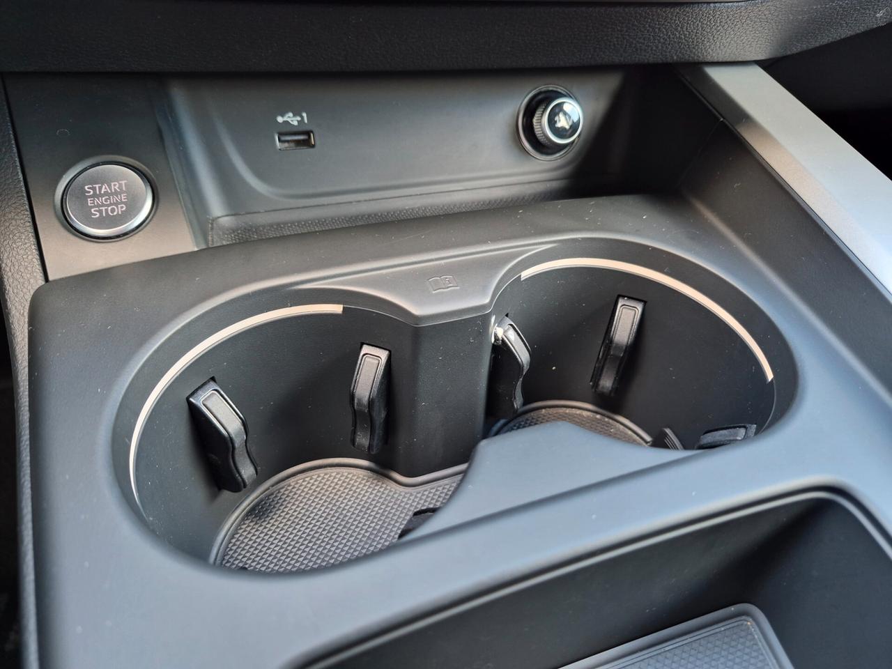 Audi A4 Avant 35 tdi MHEV S TRONIC NAVI CARPLAY FULL-LED