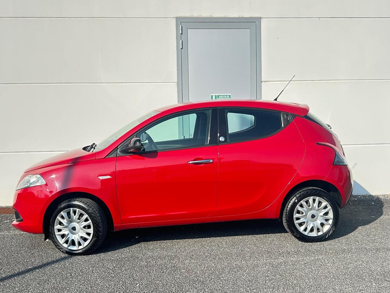 Lancia Ypsilon 0.9 TwinAir 85 CV 5 porte Metano Ecochic Gold