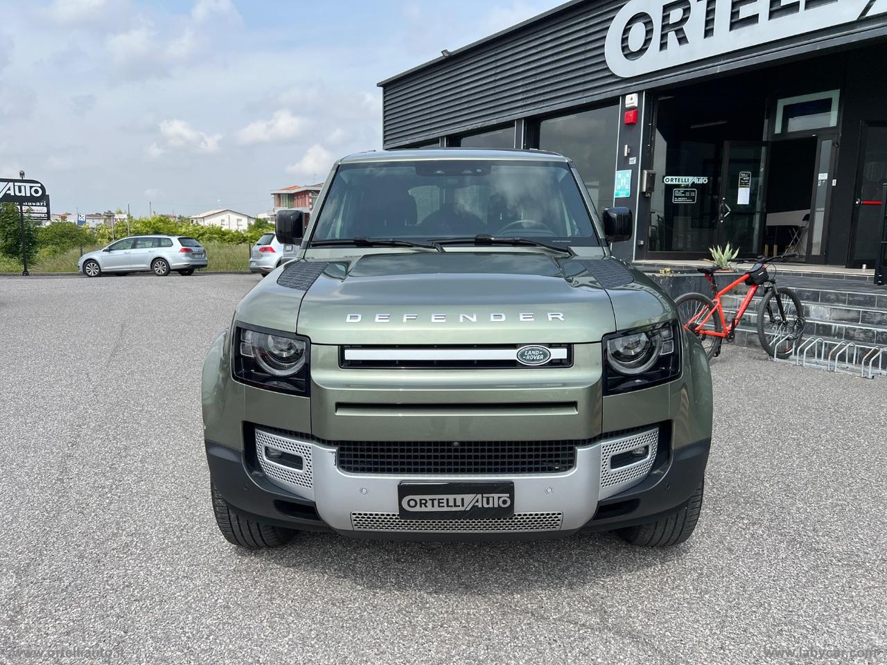 LAND ROVER Defender 110 3.0D I6 250 CV AWD Auto SE